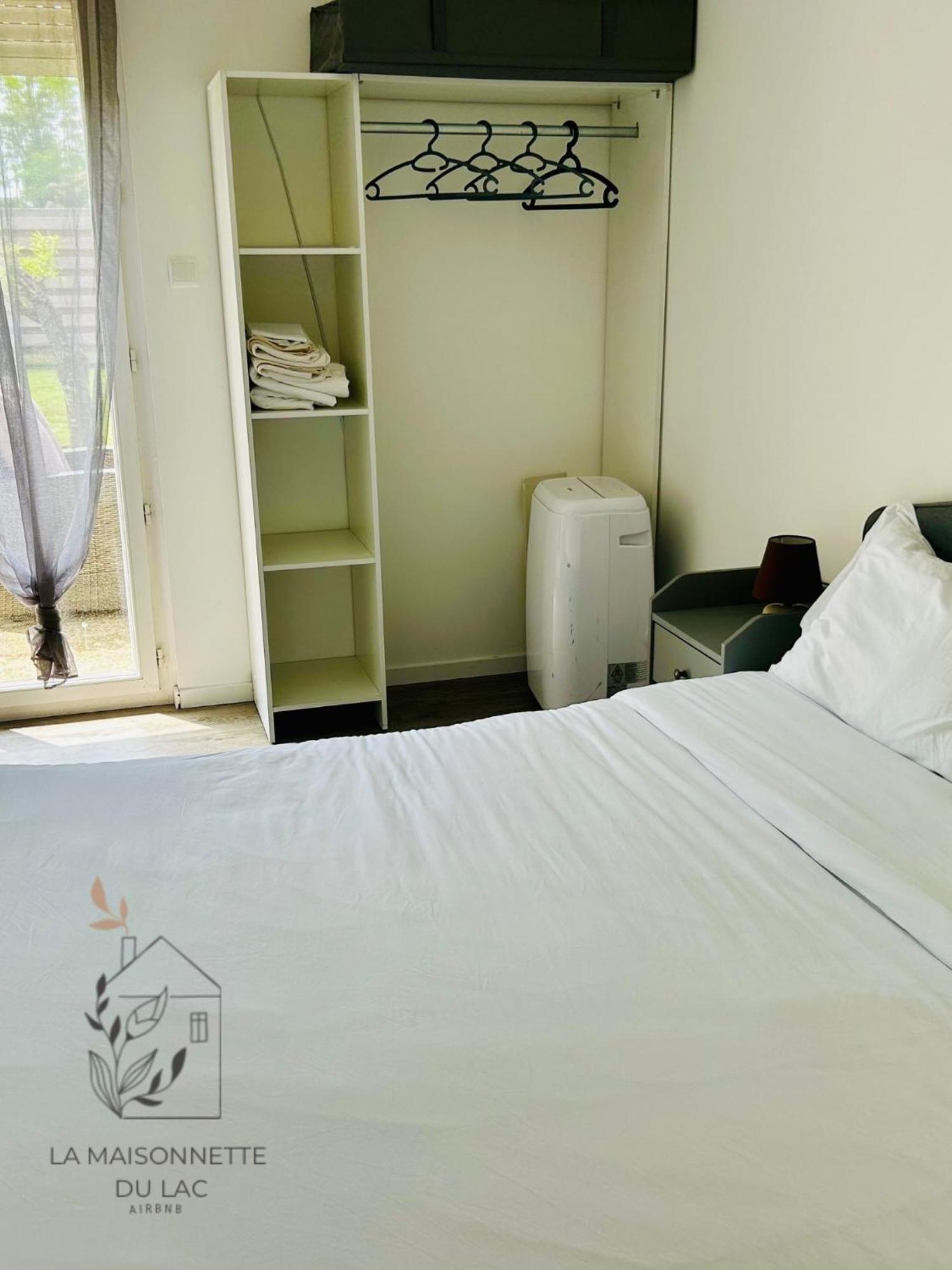 Maison Avec Acces Au Lac Apartment Izon ภายนอก รูปภาพ